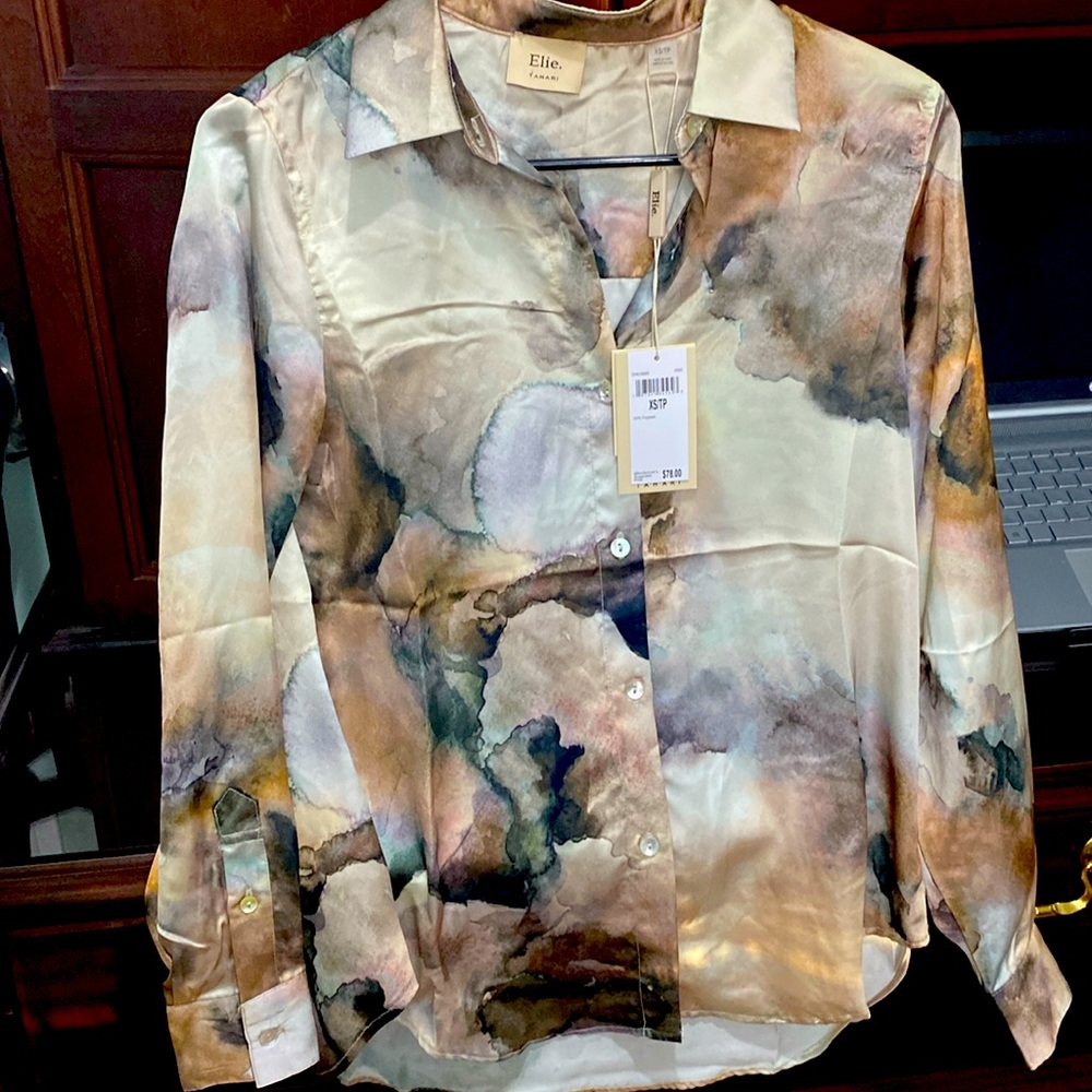 Tahari Ladies button down blouse water color design xs